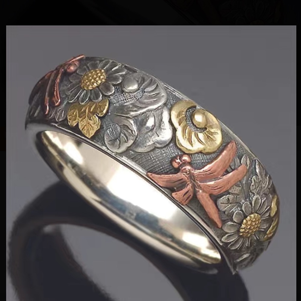 Silver hippie flower dragonfly colorful, 70s inspired vintage style ring